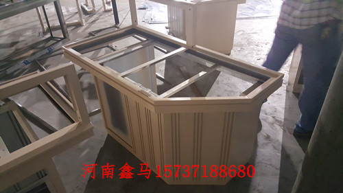 金榕珠寶展柜制作現(xiàn)場(chǎng).jpg 金榕珠寶展柜制作現(xiàn)場(chǎng).jpg