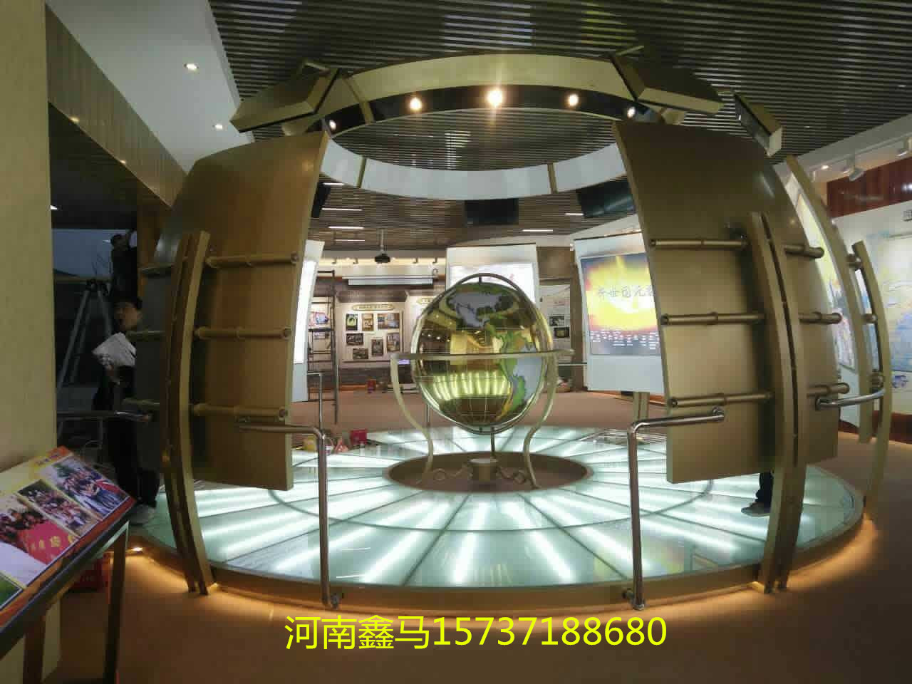 不銹鋼地球儀.jpg 不銹鋼地球儀.jpg