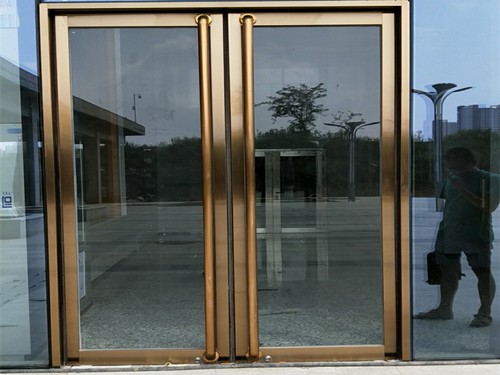 小型玫瑰金不銹鋼門(mén)