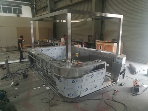 鄭州地鐵5號線第一臺不銹鋼崗?fù)S內(nèi)制作加工